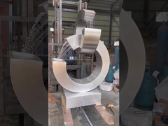 rzeźba ze stali nierdzewnej