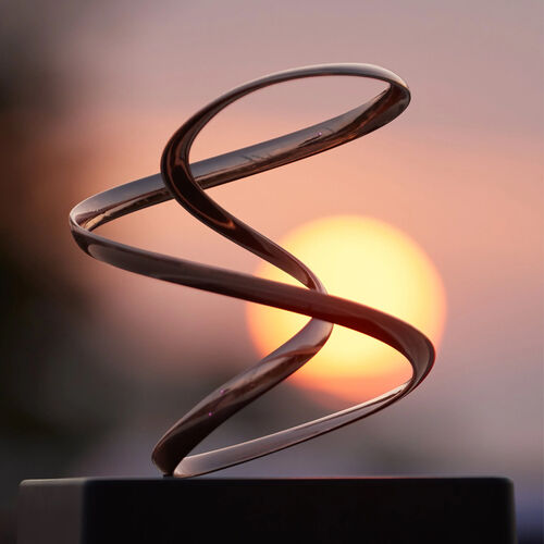 Najnowsze wiadomości o Kinetic Art for Every Space: Introducing Our Collection from Desktop to Monumental