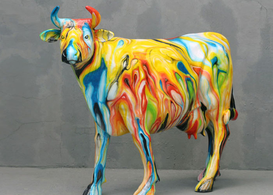 Dobra cena. Metalowa nowoczesna rzeźba zwierzęca na zewnątrz z włókna szklanego Pop Art Statua krowy z włókna szklanego w Internecie