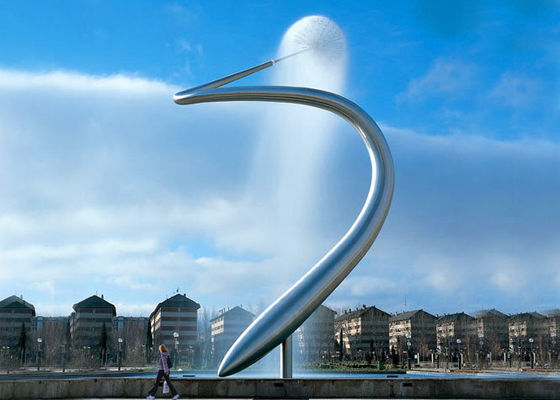 Dobra cena. Streszczenie Metalowa woda posiada fontanny, fontanna ze stali nierdzewnej dla Plaza w Internecie