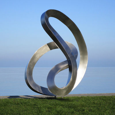 Dobra cena. Sztukę refleksyjną współczesną dla luksusowych przestrzeni w Internecie