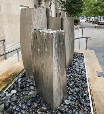 Dobra cena. Niestandardowy ogród zewnętrzny Metalowe rzeźby ze stali nierdzewnej Wodospad fontanna do dekoracji w Internecie