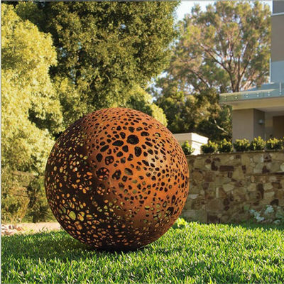 Dobra cena. Large Garden Decorative Weathered Corten Steel Rusted Hollow Metal Sphere w Internecie