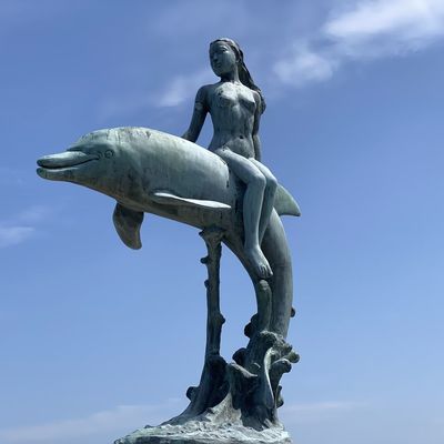 Dobra cena. Dekoracja metalowa na zewnątrz Brązowa miedziana rzeźba syreny wielkości naturalnej w Internecie