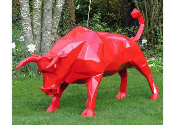 Dobra cena. Red Bull Animal Outdoor Rzeźba z włókna szklanego Life Size Projekt 3D do wystroju w Internecie