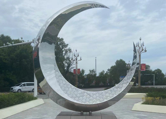 Dobra cena. Rozmiar niestandardowy Modern Garden Metal Art Rzeźba księżyca ze stali nierdzewnej w Internecie