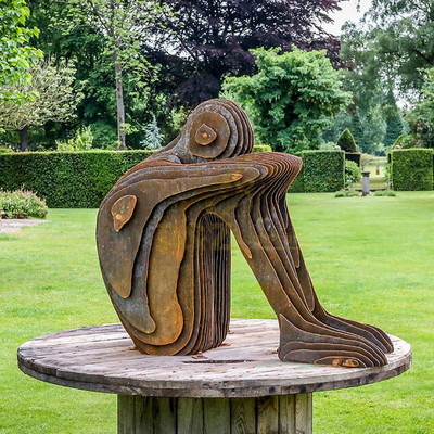 Dobra cena. Modern Life Size Ogród Metal Art Abstrakcyjna rzeźba postaci ludzkiej W Corten Steel Stylowe nowoczesne rzemiosła metalowe w Internecie