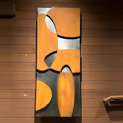 Dobra cena. Geometryczna muza. Metalowa rzeźba na ścianie. w Internecie
