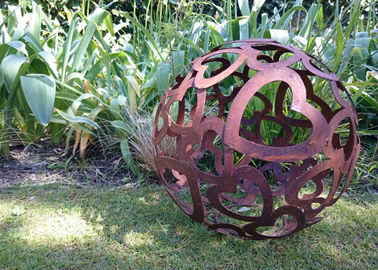 Dobra cena. Duży wzór serca Corten Stalowa rzeźba Hollow Sphere Metalowa piłka ogrodowa w Internecie