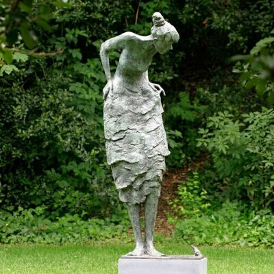 Dobra cena. Ręcznie wykonana brązowa statua ogrodowa kobiety i żaby - rzeźba w rozmiarze rzeczywistym z patyną w Internecie