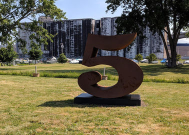 Dobra cena. Numer 5 Garden Decor Corten Stalowa rzeźba na zewnątrz, odporność na korozję w Internecie