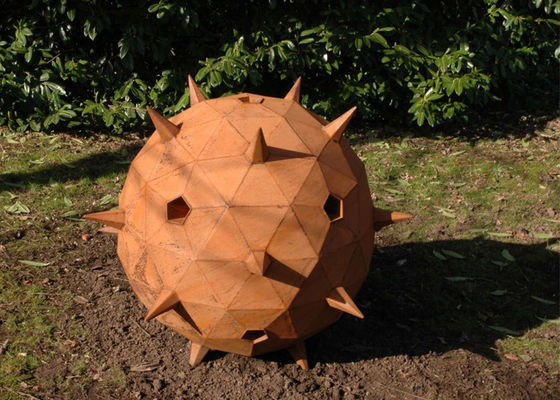 Dobra cena. Niestandardowa rzeźba ze stali Corten Rusty Garden Thorn Ball w Internecie