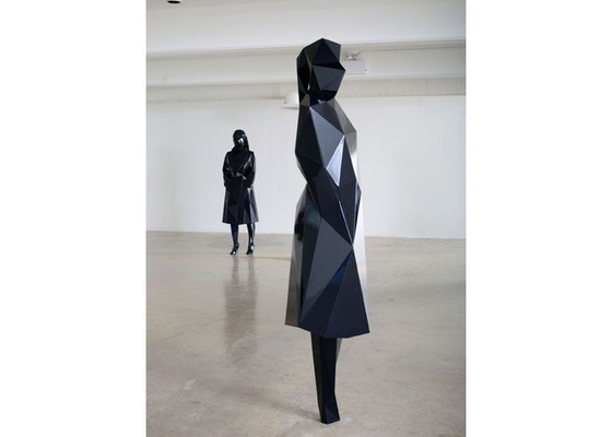 Life Size Malowana geometryczna rzeźba stojąca ze stali nierdzewnej ODM OEM